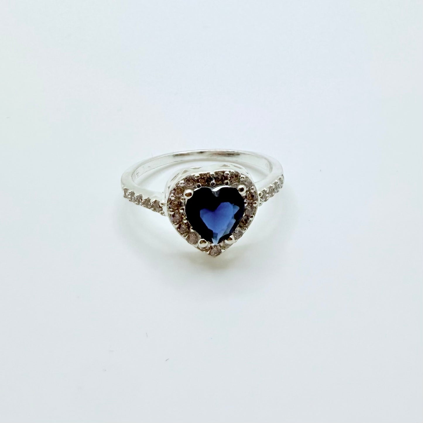 Esencia Bella SilverHeart