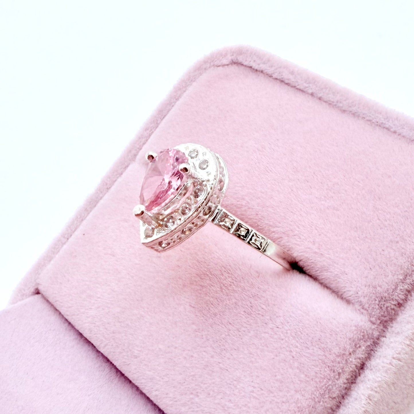 Elegancia Silver Ring