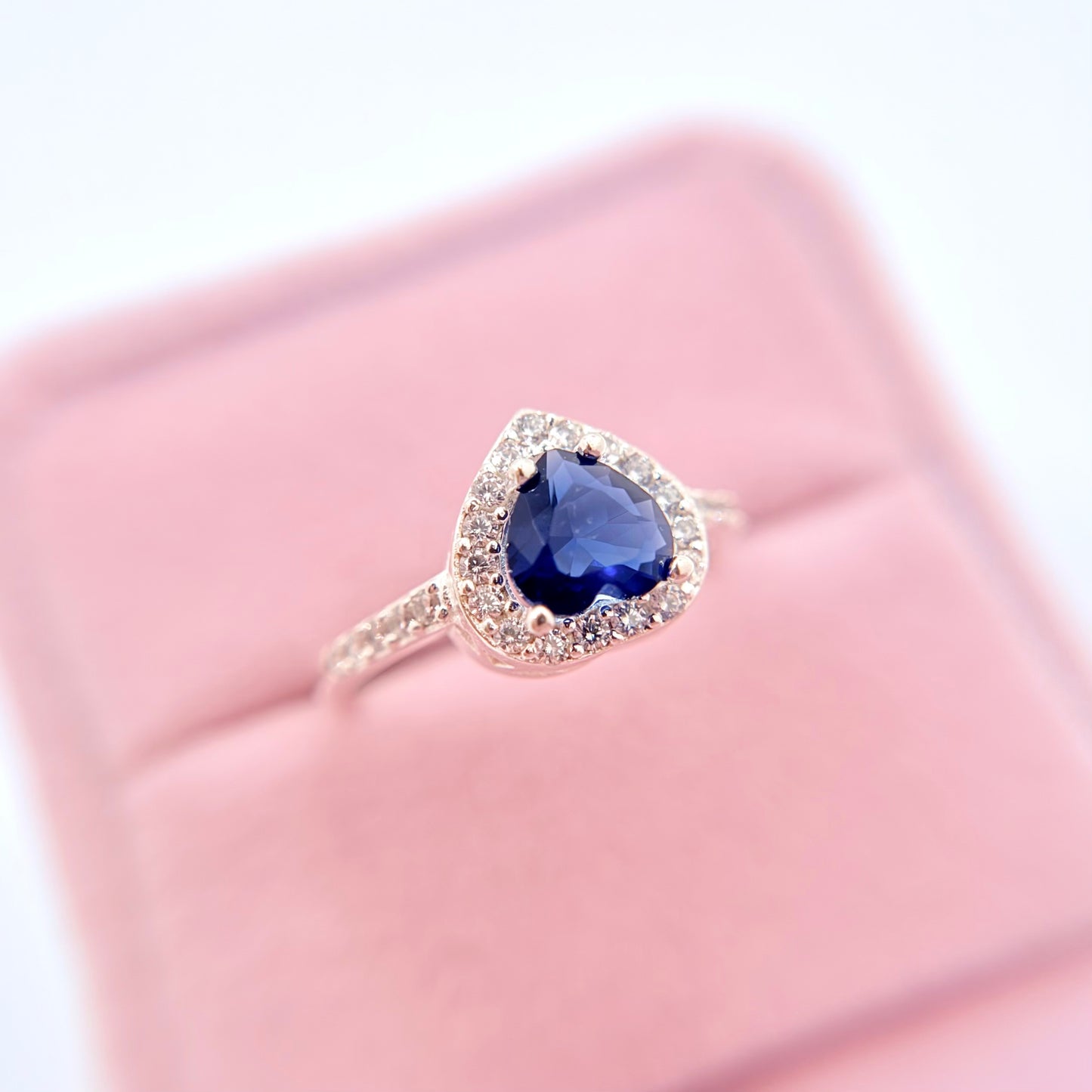 Esencia Bella SilverHeart