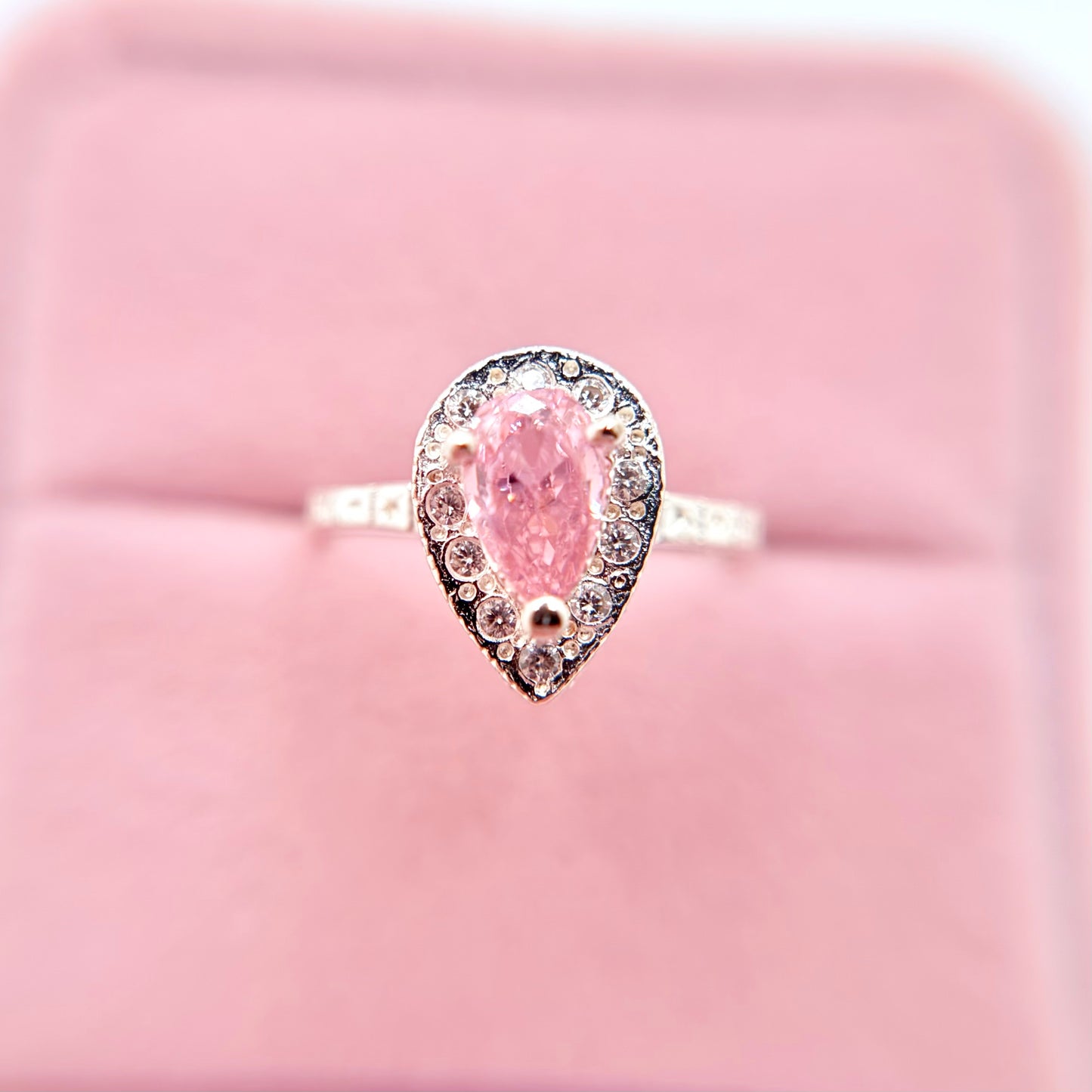 Elegancia Silver Ring