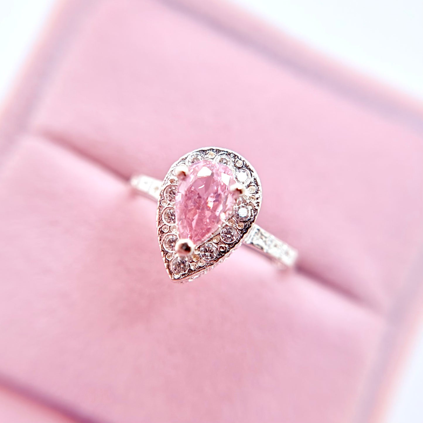 Elegancia Silver Ring